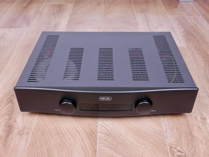 Hegel H80 integrated audio amplifier 1