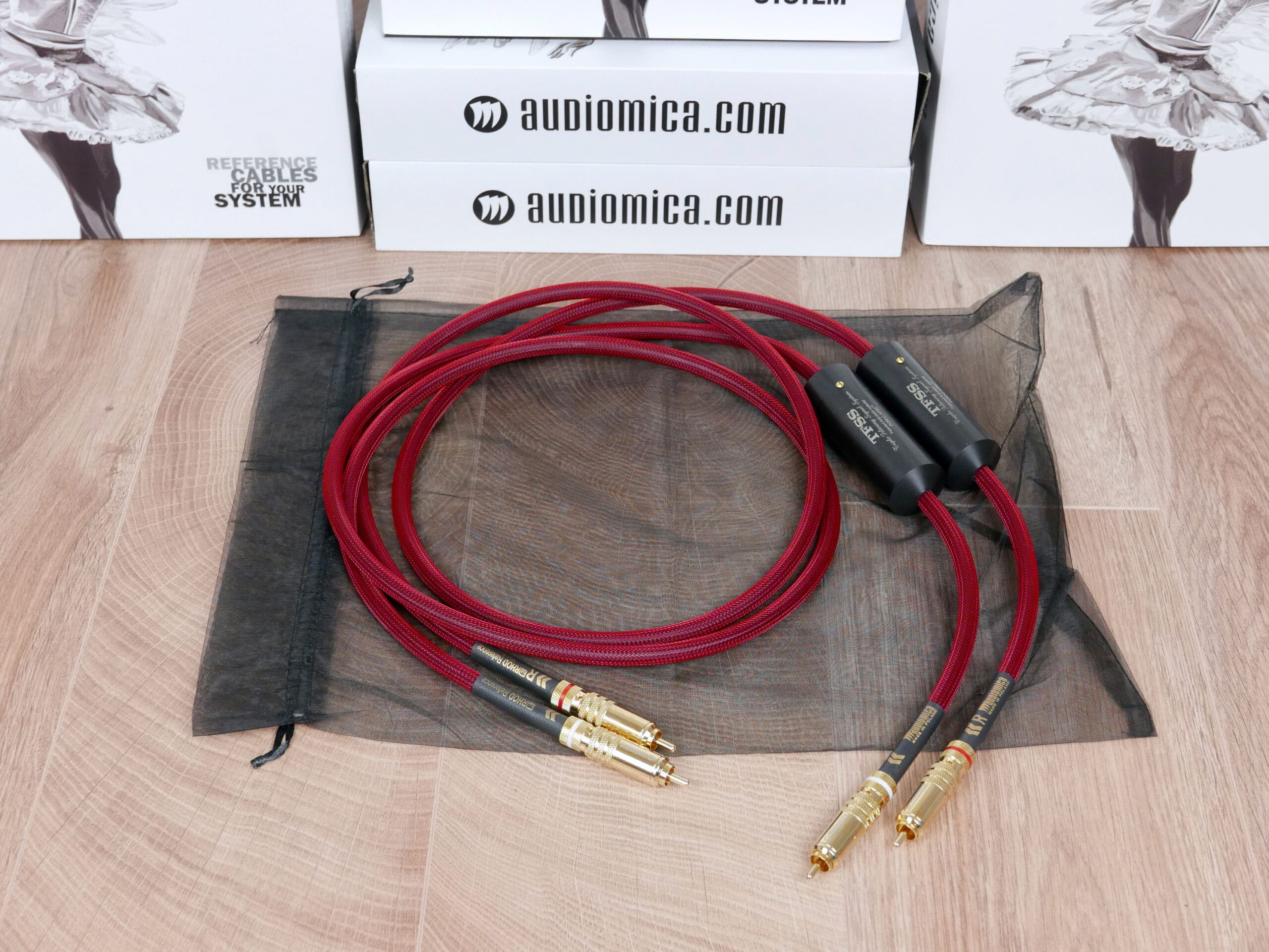 Audiomica Laboratory Red high end audio demo cables 2 Audiomica Laboratory Red high end audio demo cables 2