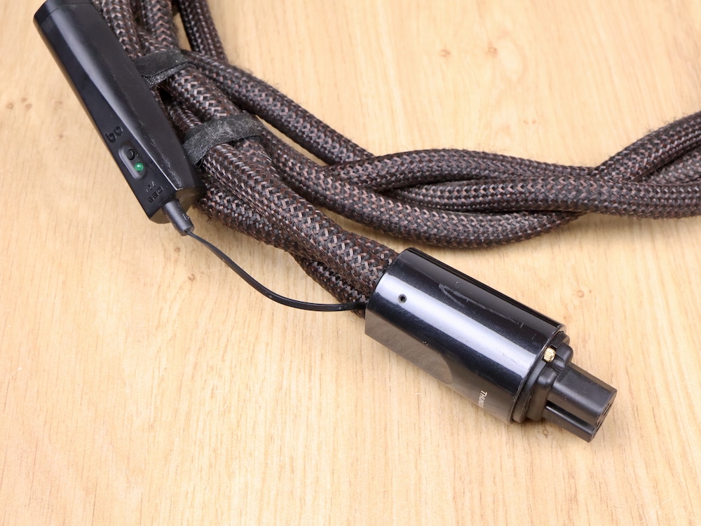【美品】AudioQuest Thunder High Current 2m Audioquest Thunder HC IEC15 2m - Power Cable - HomeCineSolutions