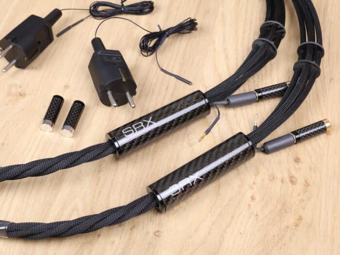 Synergistic Research SRX highend audio interconnects RCA 1,0 metre 13