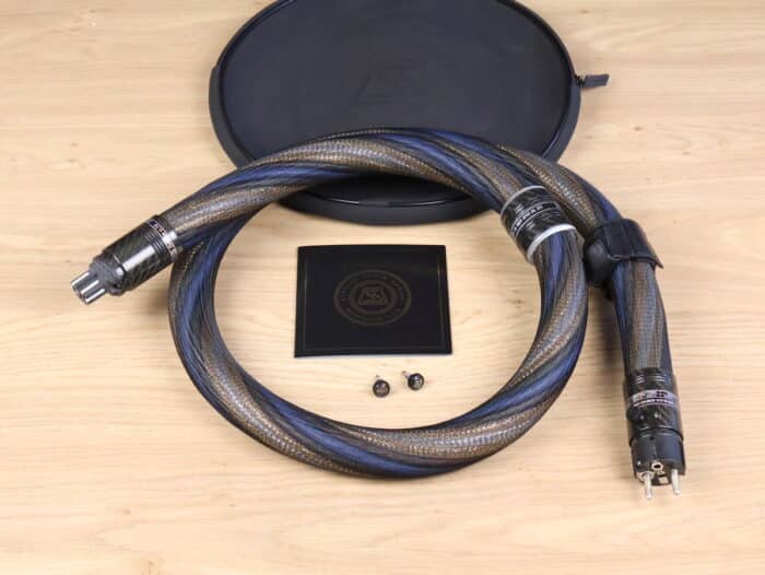 Stealth Audio Cables Dream V16-T UNI highend audio power cable 1,5 metre 31