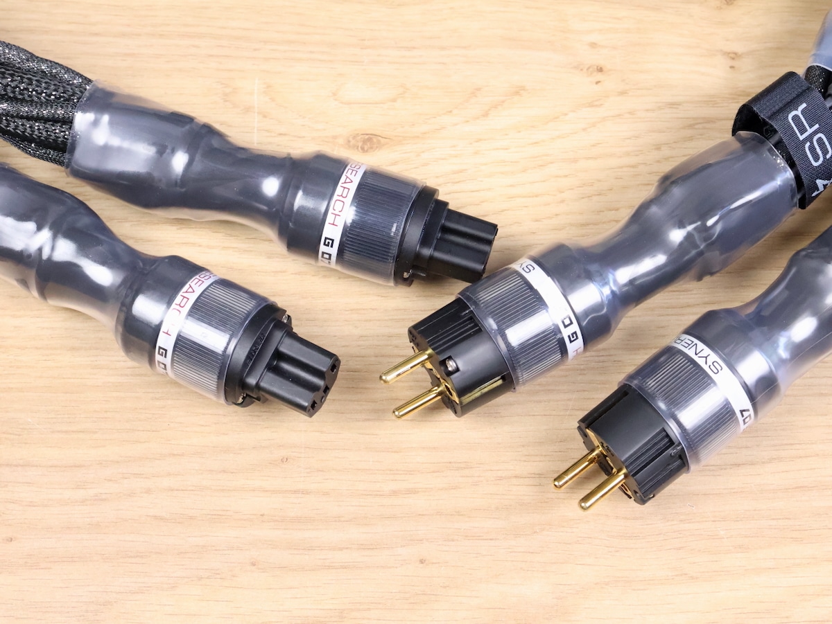 Synergistic Research Galileo Discovery highend audio power cables 1,5 metre (2 available) 3