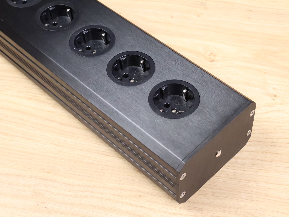 Chord Company PowerHAUS M6 highend audio power distributor 3