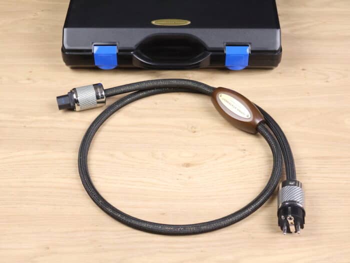 Jorma Design Statement highend audio power cable C15 1,5 metre 35