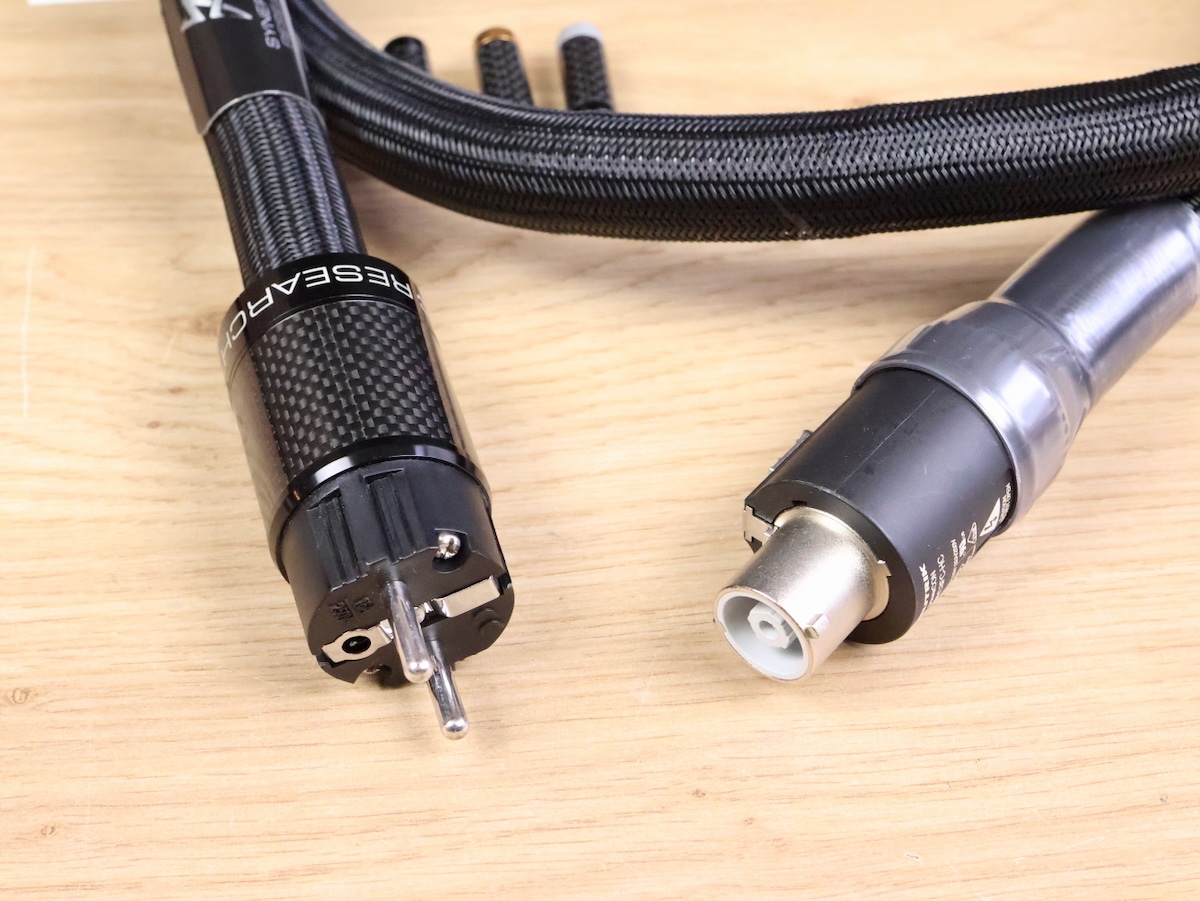 Synergistic Research Galileo PowerCell SX highend audio power conditioner with SRX cable 17
