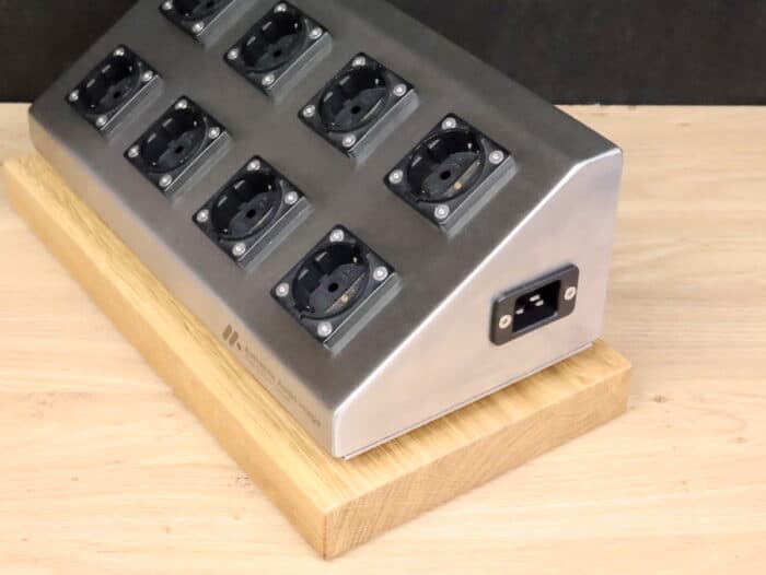 Authentic Audio Image AAI Unisono 8 power distributor with Assoluto+ power cable 2