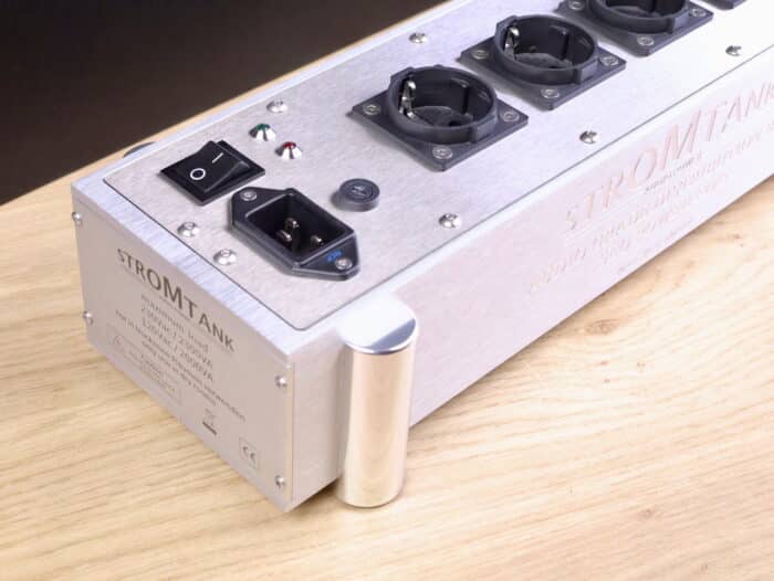 StromTank SEQ-5 high end audio power distributor 12