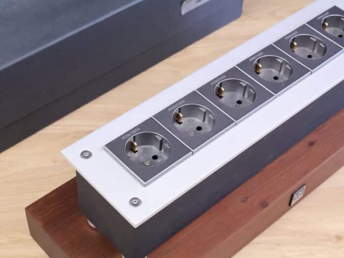 KBL Sound Reference Power Distributor RPD-6 MK3 high end audio power distributor 2