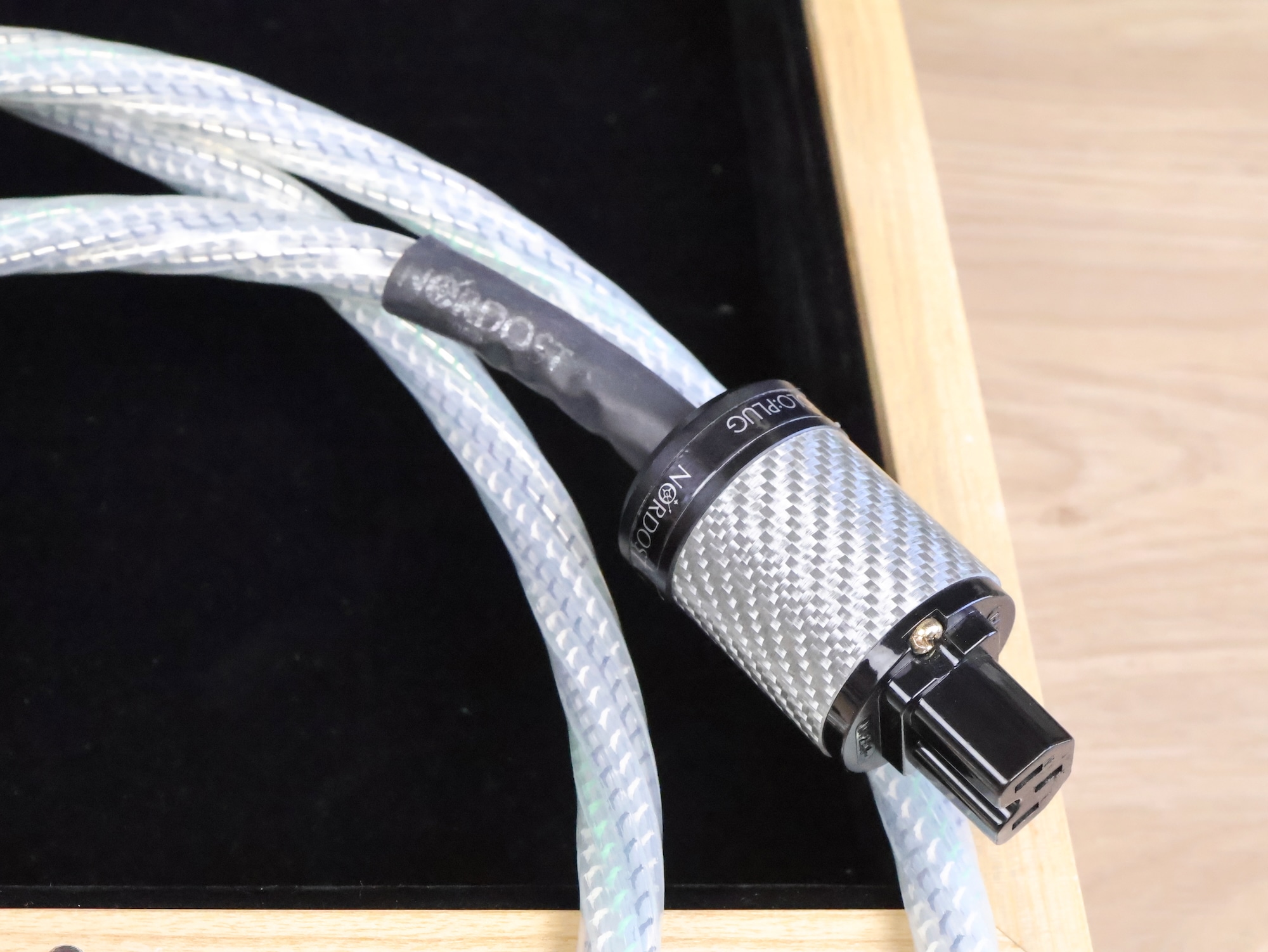 Nordost Valhalla 2 Reference high end audio power cable 2,0 metre 23